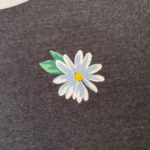 Heather grey ringer t-shirt with Daisy